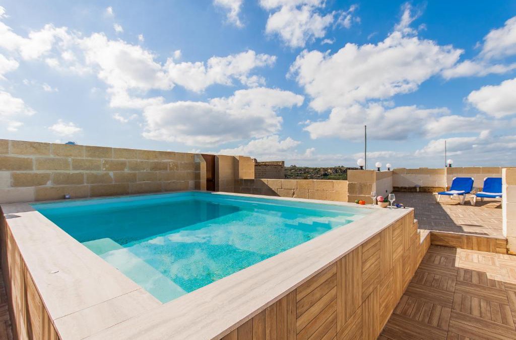 Nadur House | Naduri, Beautiful Gozitan Villa plus Pool - Happy Rentals