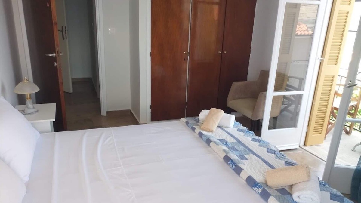 Gefira Mpania Apartment | NAFPAKTOS APARTMENT AND STUDIO IN PORT FOR 9 GUESTS
