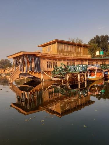 Nagin Bagh Hotel | Nageen Castle Group of House Boats