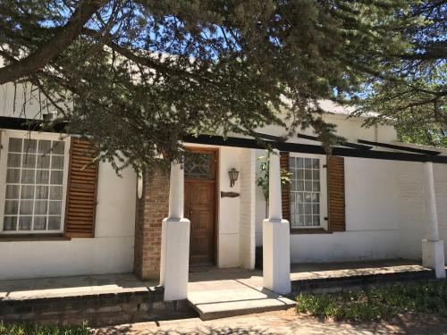 Nieu-Bethesda House | Nagenoeg