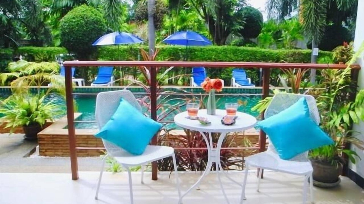 Nai Harn Apartment | Nai Harn : 1 bedroom apartment close to