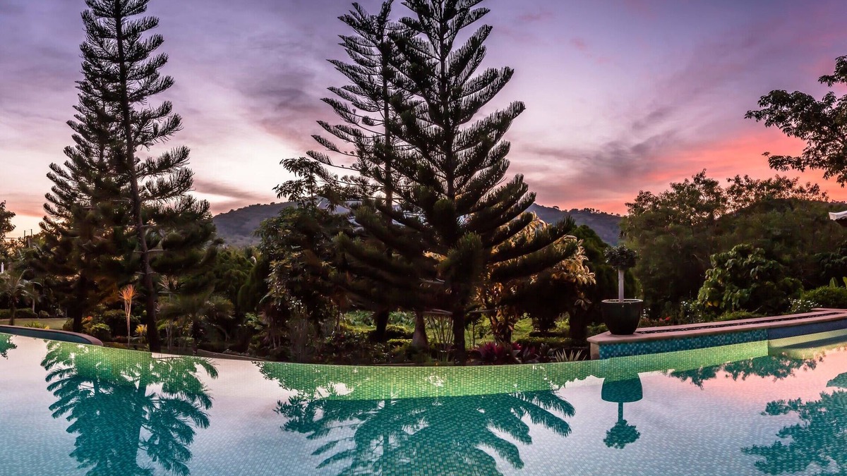 Rawai Villa | NAI HARN BEACH - Outstanding 6 Bedroom Pool Villa