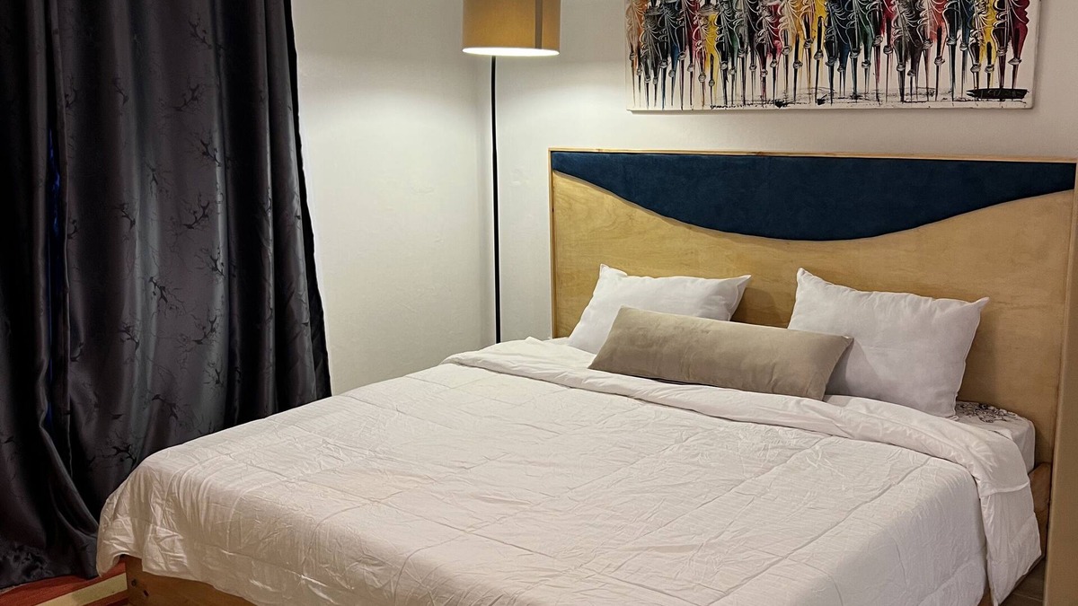 Embakasi Apartment | Nairobi Deluxe 2-bedroom apartment with WiFi, 15 Minutes to JKIA