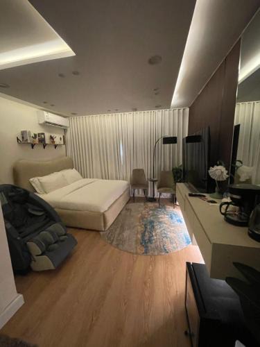 Al Olaya District Apartment | Najd Studio Al Aqeeq District Recliner Chair IPTV for free