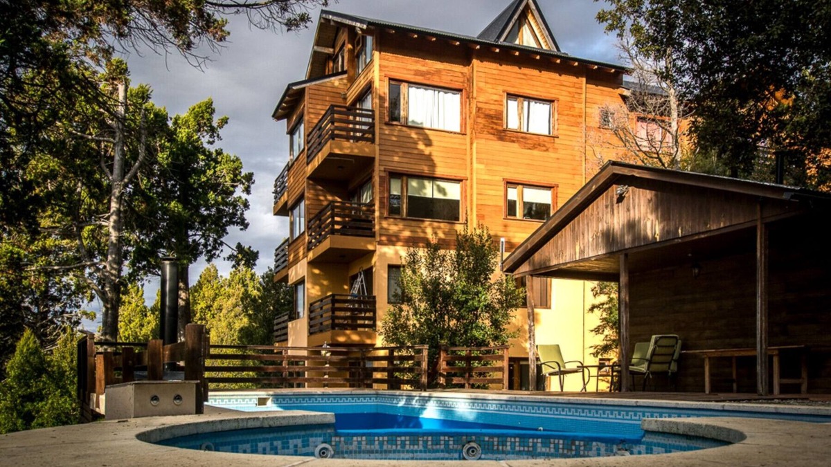 Playa Bonita Apartment | Namaste apartment with pool and recreational area in Bariloche