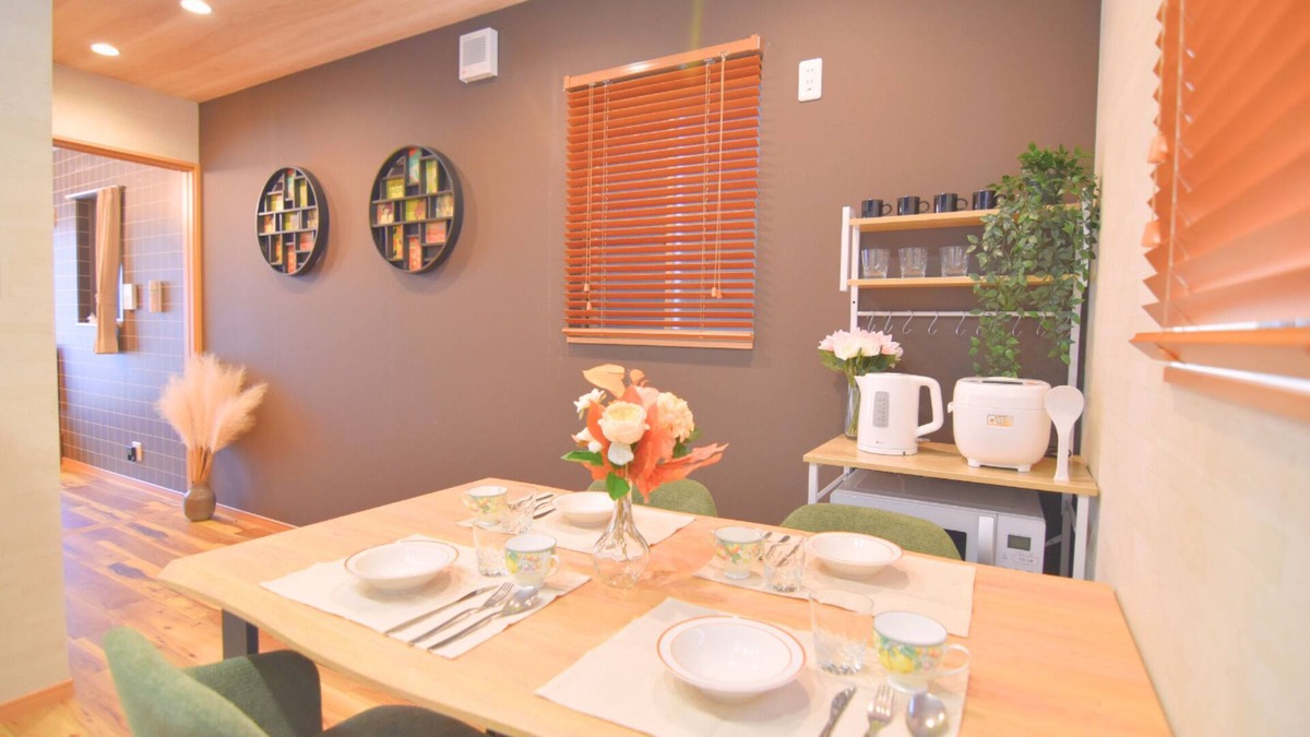 Kujo House | Namba 6 mins direct to EXPO 15 mins direct to USJ 11 mins free parking Newly built single family house with free parking EXPO25 Shinsaibashi Central location in Osaka Convenient to everywhere!