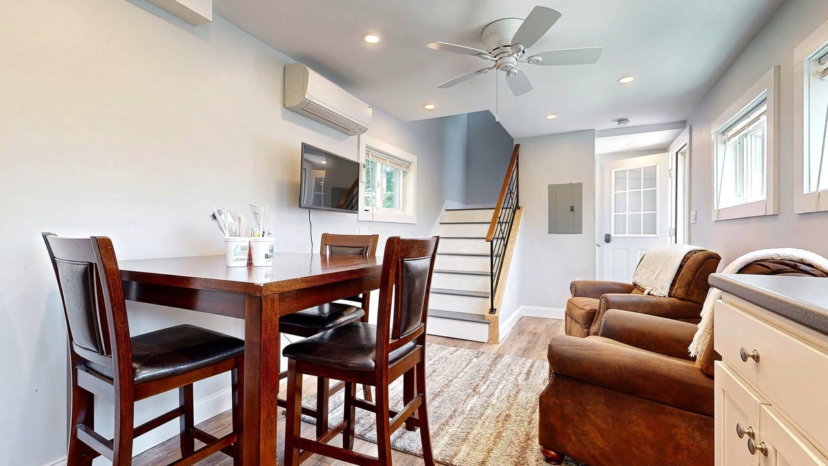 Ocean Park Apartment | Nana's Cottage by Bayley Vacation Rentals