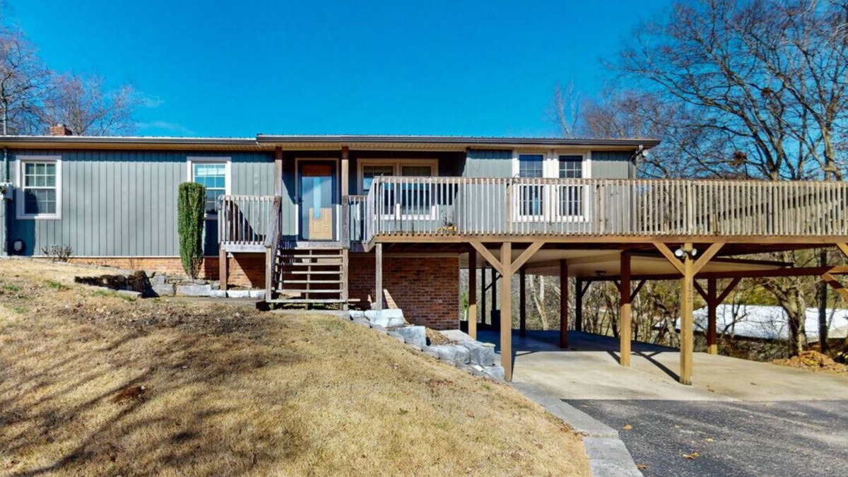 Fayetteville House | Nana’s Place @ Possum Hollow