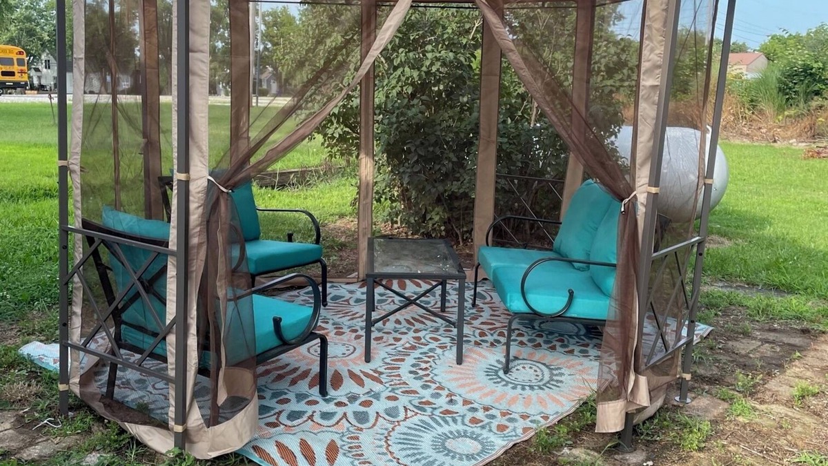 Licking House | Nana's Townhouse centrally located in the Heart of the Ozarks.