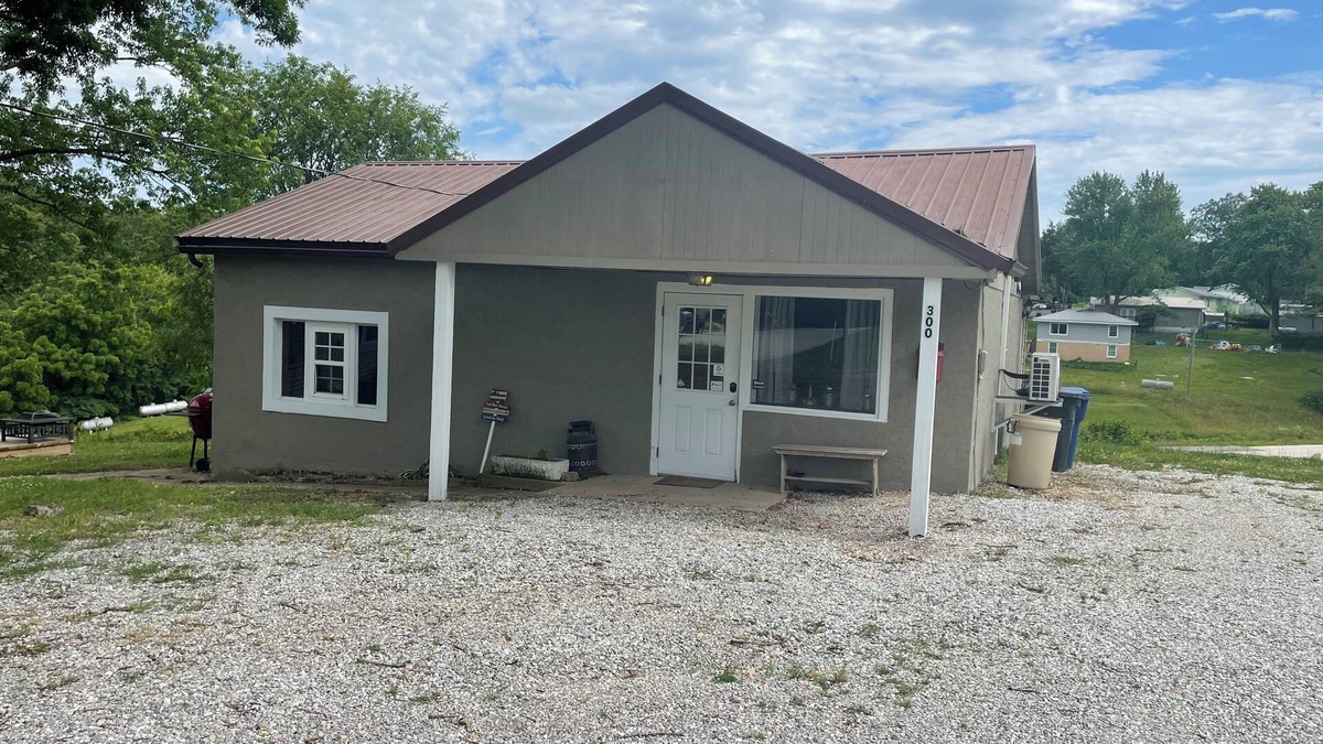 Houston Cottage | Nana’s Bunkhouse is a small little efficiency located in Houston, MO.
