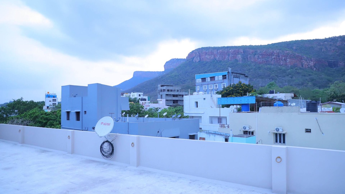 Tirupati Hotel | NANDA MOHAN HOMESTAY