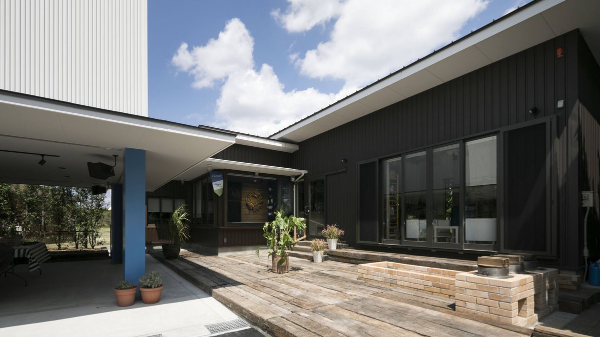 Yokoshibahikari Cottage | Nanja Monja