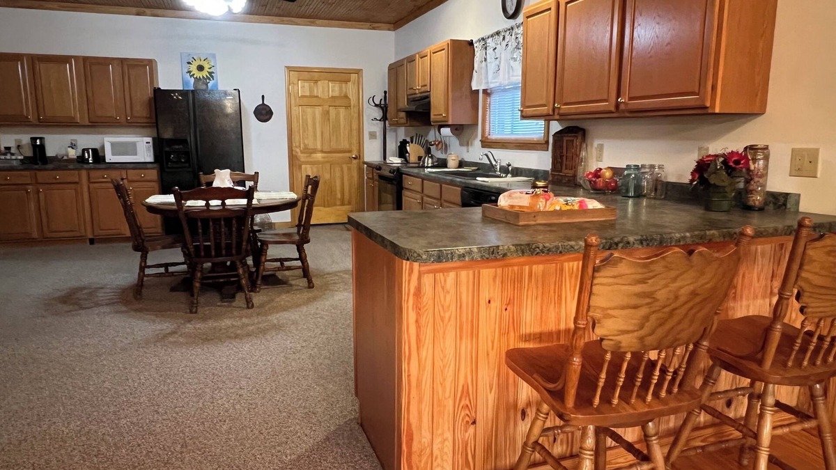 Jonesboro Bed & Breakfast | Nanny's Place -In Heart of Wine Trail/Hiking.