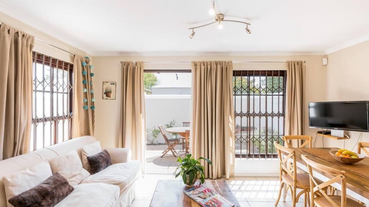 Claremont House | Nansen Place 2 Bedroom in Claremont