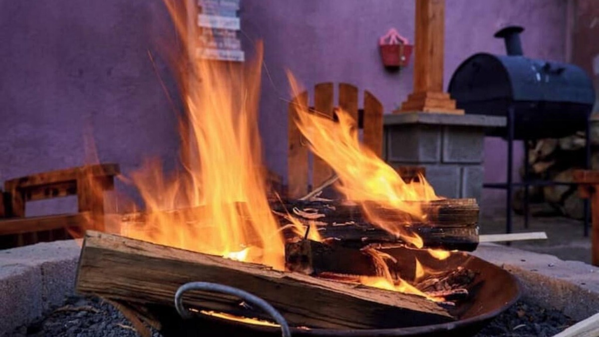 Arusha House | Nanyori 3 BDR APT: Wi-Fi, Hot tub, Firepit, Games + all 3 units