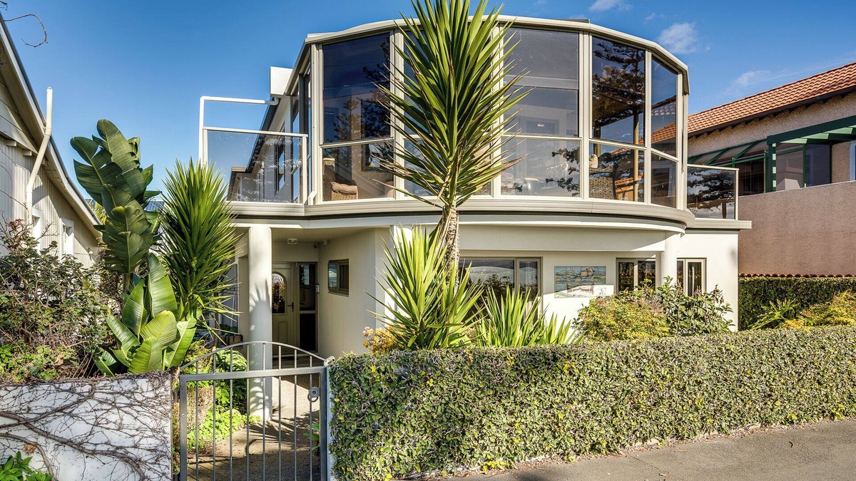 Ahuriri House | Napier Sea Views - Ahuriri Holiday House