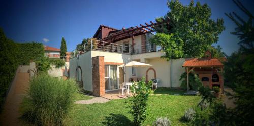 Orfu Apartment | Naposdombi Apartmanok