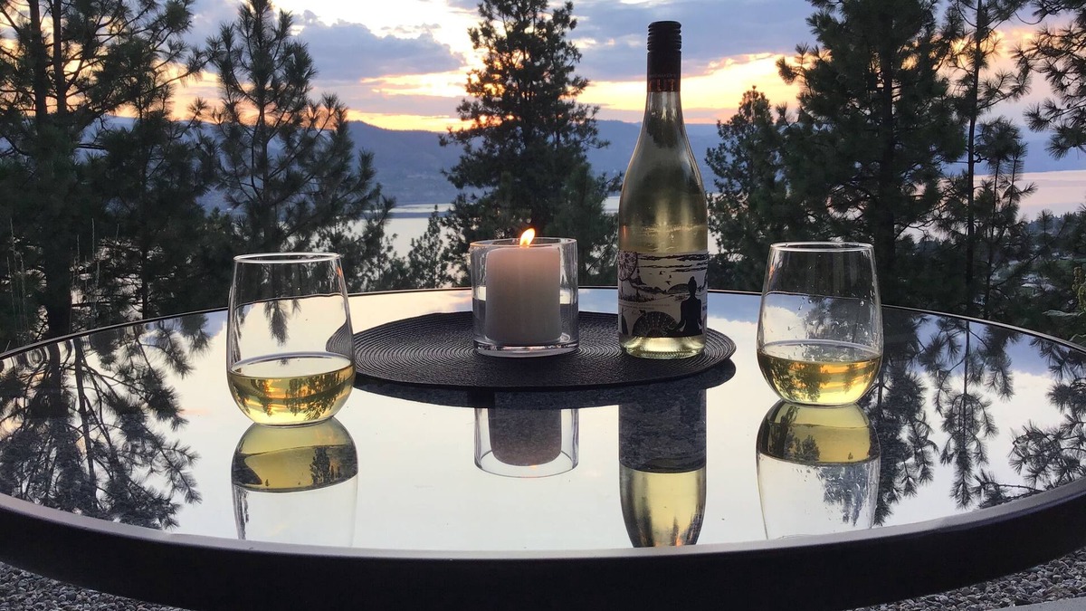 Okanagan-Similkameen Apartment | Naramata Sunset Oasis : Couples romantic getaway. n