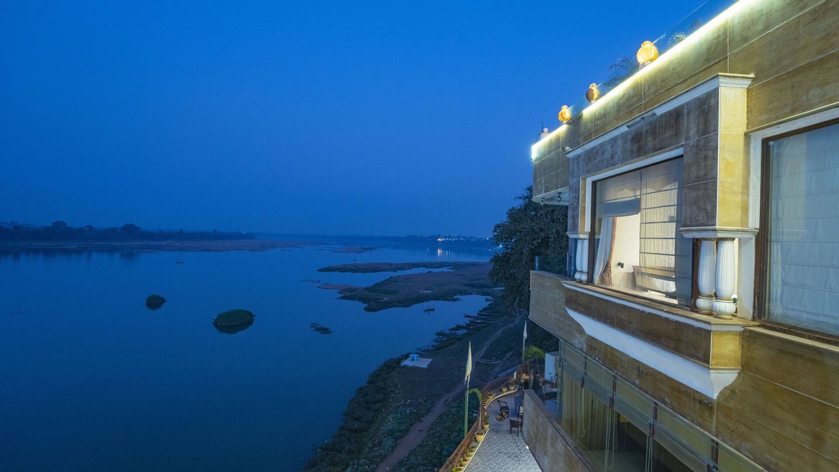 Budhni Hotel | Narmade River View Resort