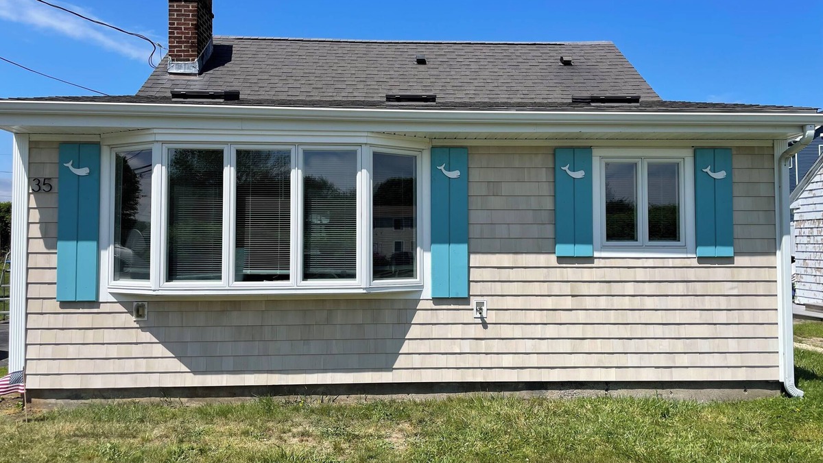 Narragansett House | Narragansett Beach Cottage 900ft from the Beach!