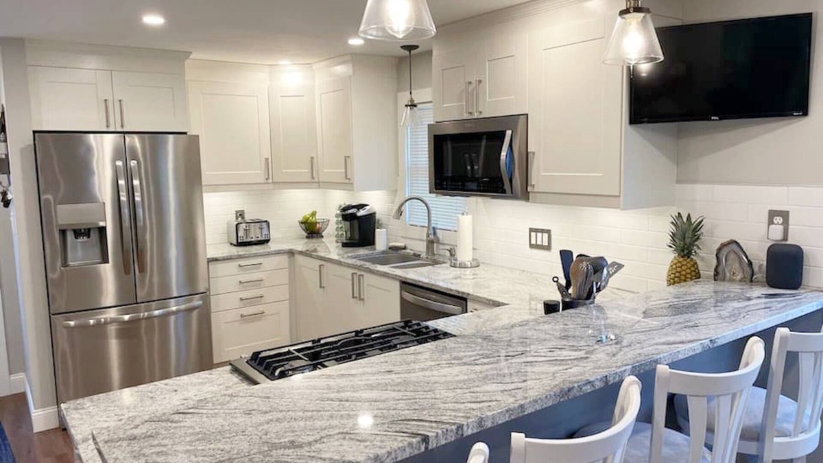 Saunderstown House | Narragansett Ideal 3BR Open, Bright, & Quietn