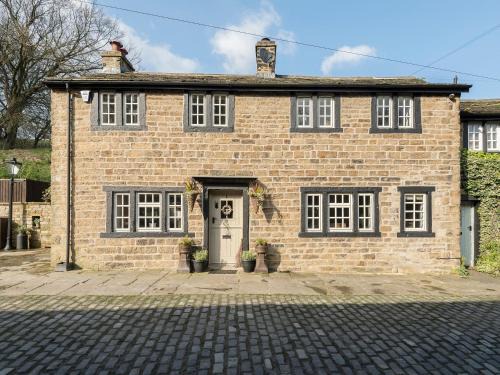 Fence House | Narrowgates Cottage