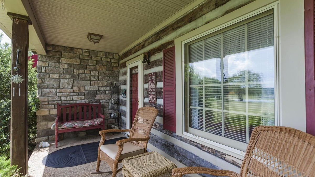 Mount Juliet Cabin | Nashville Cabin - 1 Bed Adult Property (WiFi, W/D, Jacuzzi, No Cleaning Fee)