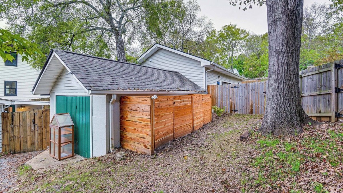 Sylvan Park Cottage | Nashville Cottage: 4 Mi to Dtwn!
