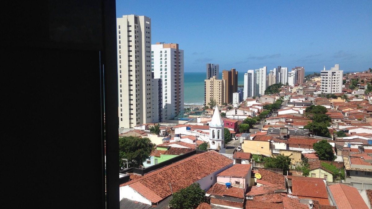 Areia Preta Apartment | Natal studio in Petrópolis overlooking the sea and hill near Praça das Flores