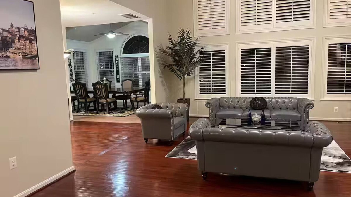 Fort Washington House | National Harbor- DC Suburbs- 3 bedrooms-Driveway