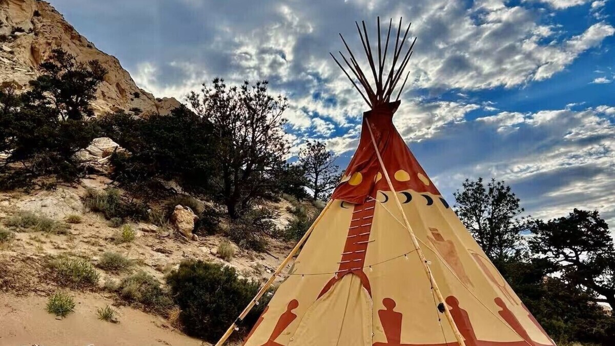 Teasdale House | Native American Bison Tipi