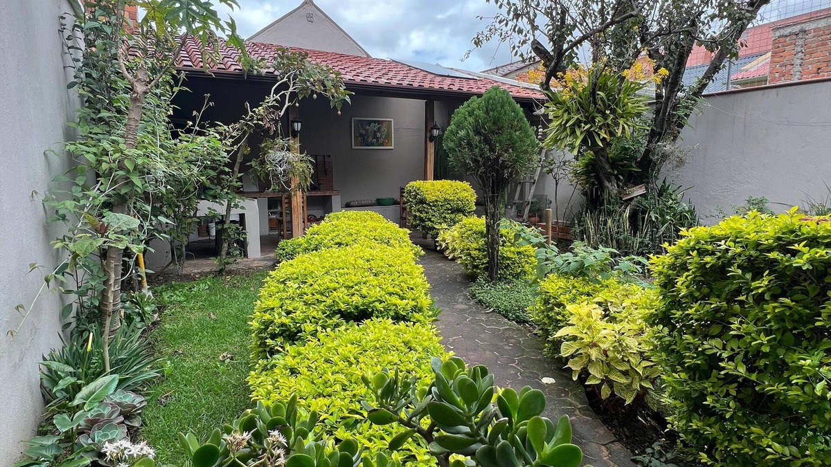San Sebastian Villa | Natural Enchant Residence located near edificios la cuadra area & beautiful yard