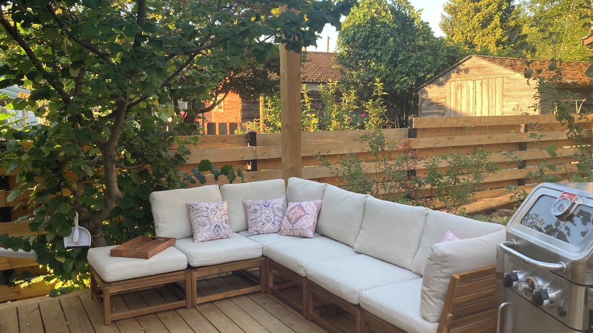 Nelson Apartment | Natural Nook by Nelson lakeside park. Downtown walkable and pet friendly!