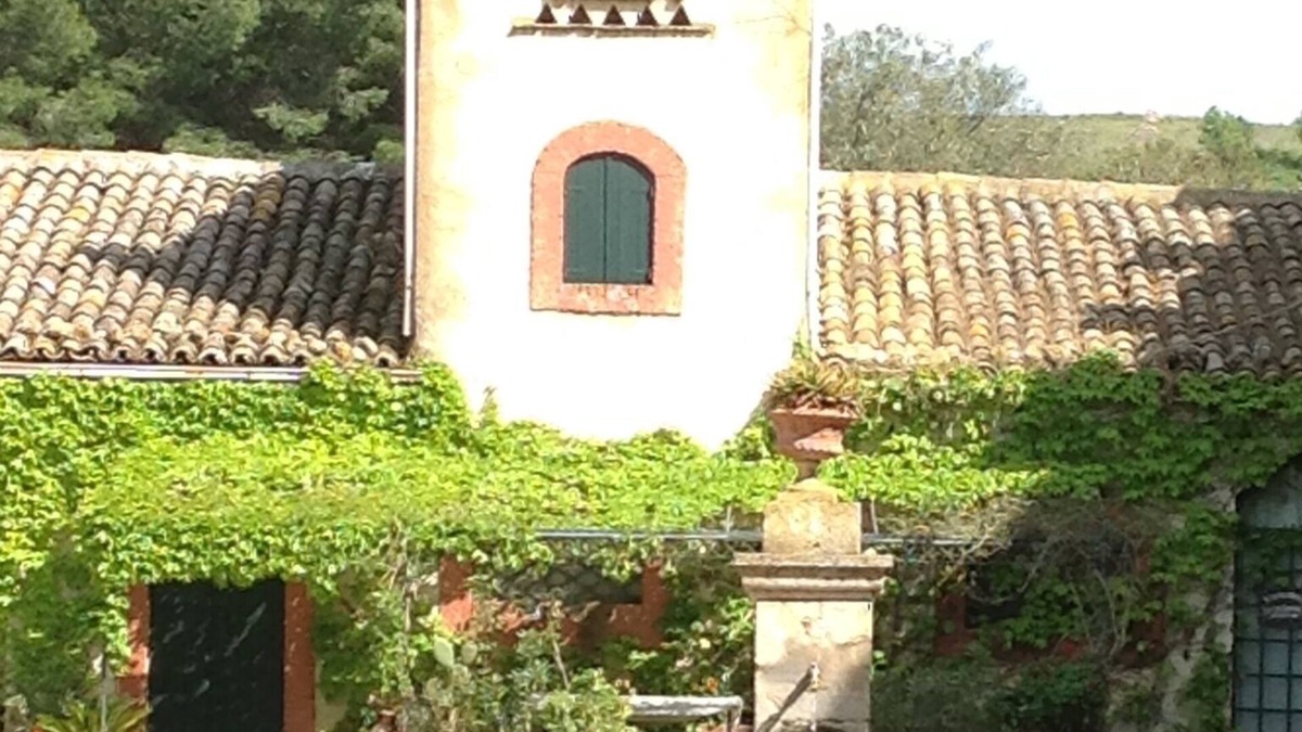 Mazzarino House | Nature and Culture in the Masseria. Nearby Piazza Armerina, Caltagirone