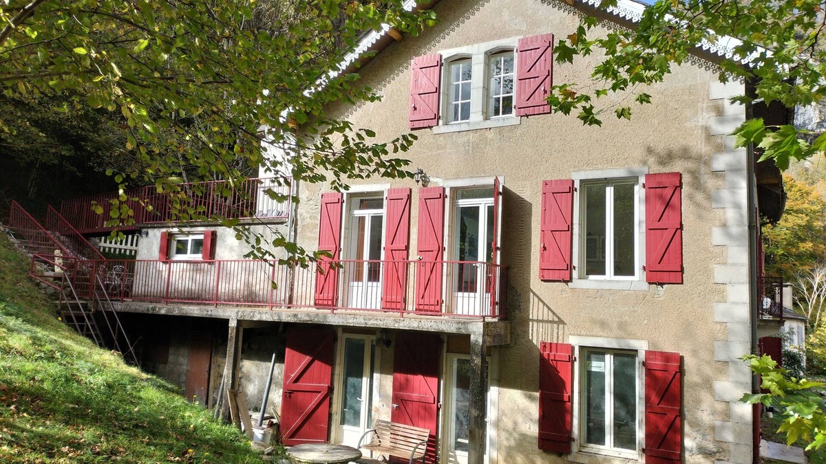 Laruns Apartment | Nature break in the Ossau Valley - Quiet apartment with private park