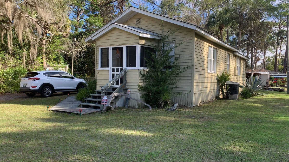 Inglis House | Nature Coast Inn and Cottages