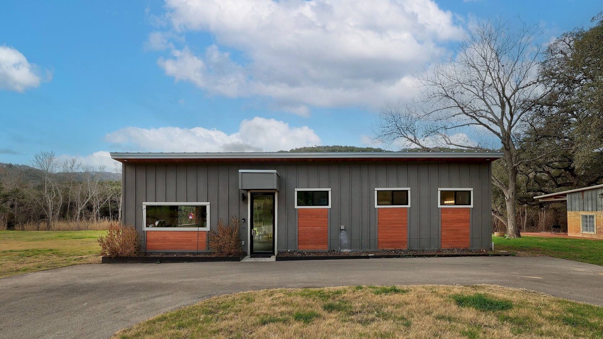 McNeil Cottage | Nature Cottage in West Bull Creek