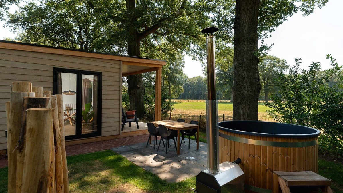 Zuna Cabin | Nature cottage with sauna, hot tub and stunning views!
