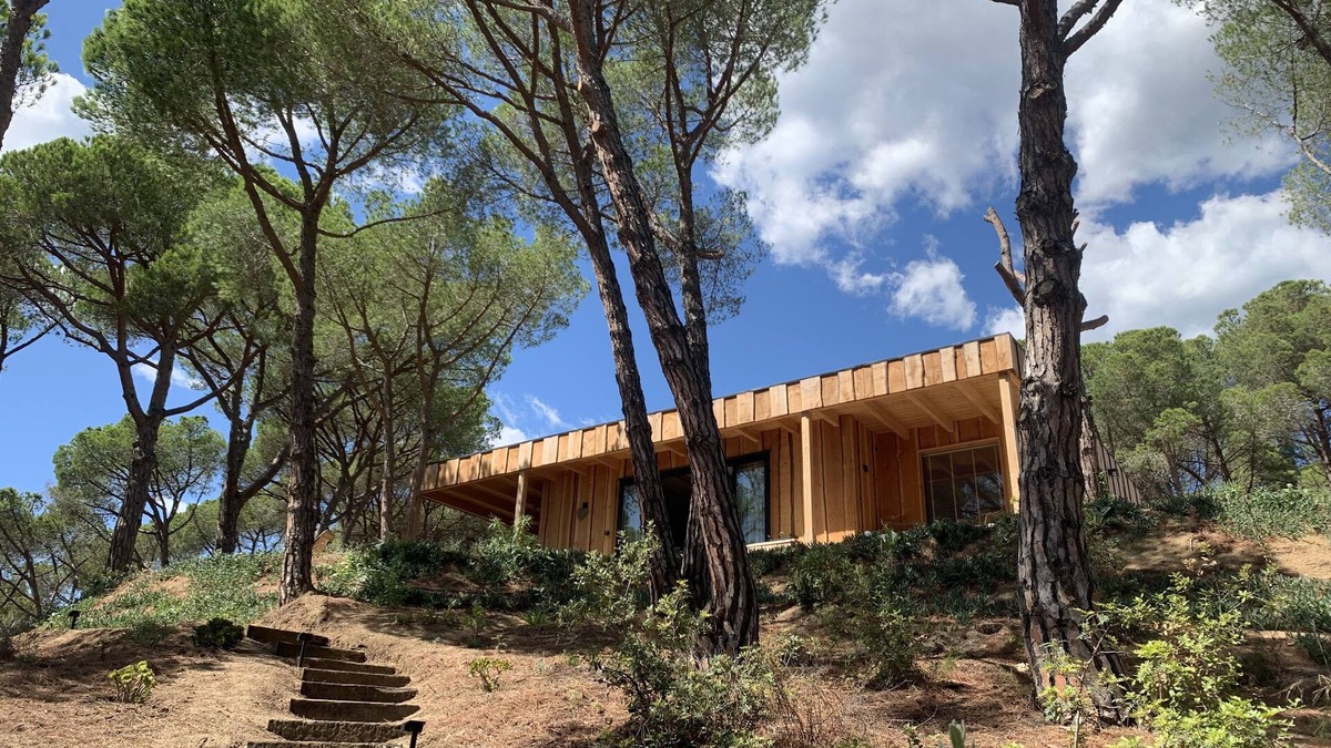 Sant Vicenc de Montalt Ski Chalet | Nature Cabin on private estate and Coast Barcelona with Wellness.