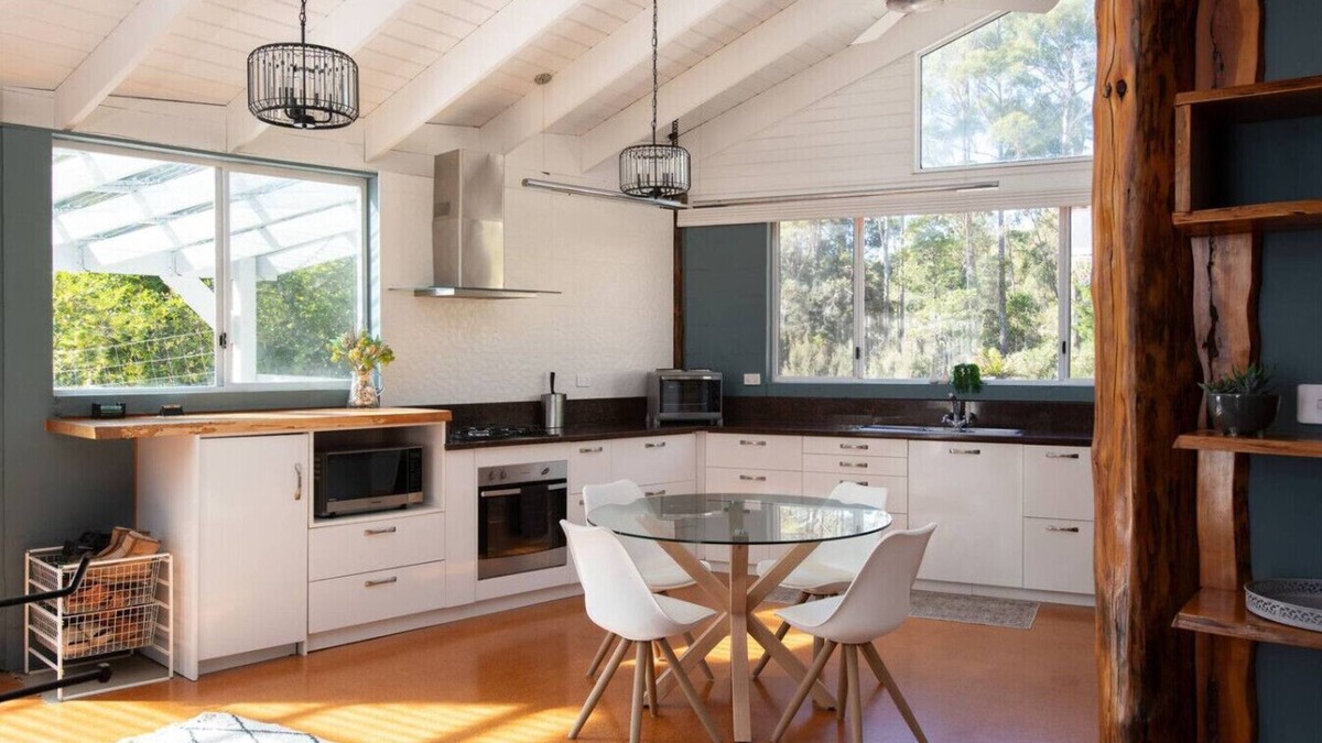 Underwood House | Nature Escape - Big Bush Block!