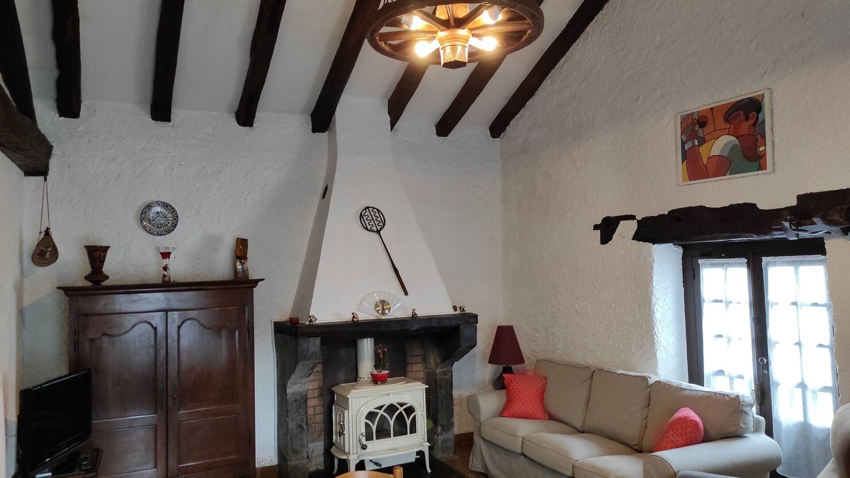 Bussunarits-Sarrasquette House | Nature stay near Saint Jean Pied de Port