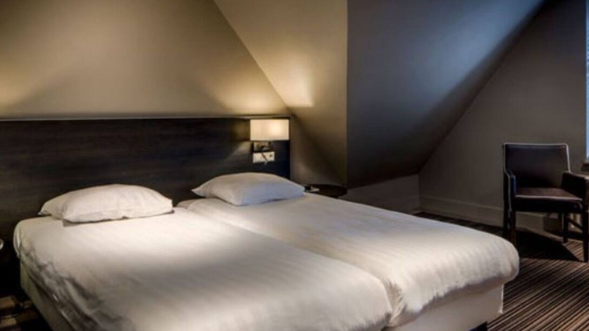 Oisterwijk Hotel | Nature Getaway with Bikes, Terrace, Breakfast & Easy Access to Wooded Paths