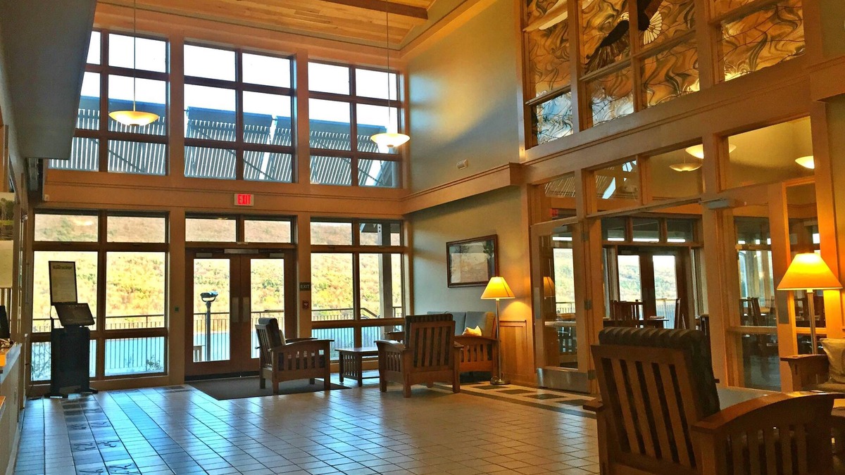 Howard Hotel | Nature Inn At Bald Eagle