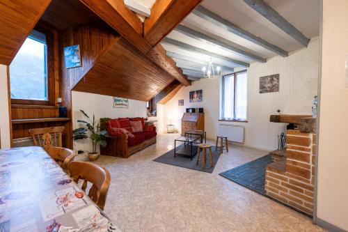 Moutiers Apartment | Nature l'été et ski l'hiver