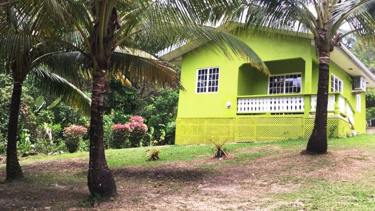 Las Cuevas House | Nature Lovers Cottage Getaway