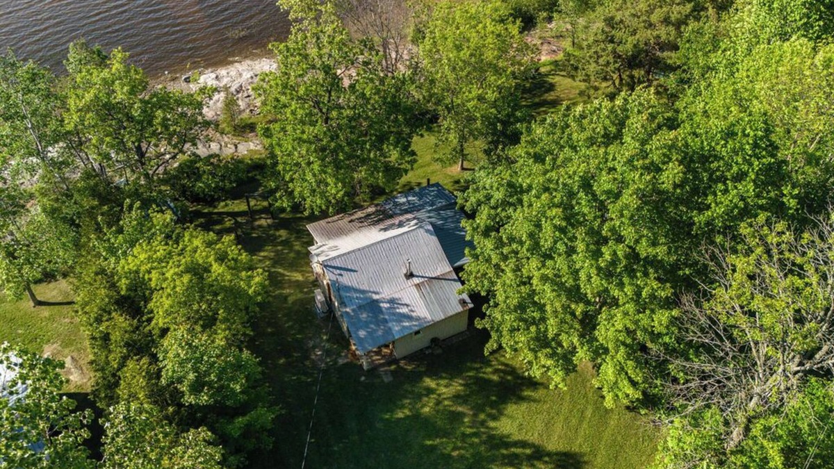 Whitewater Region Cottage | Nature Lover’s Dream – Riverfront Stay with Expansive Private Yard & Hot Tub