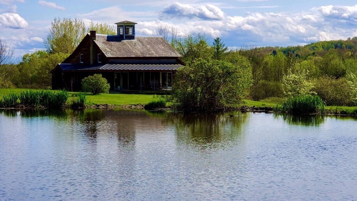 Town of White Creek House | Nature Lovers Paradise Converted Barn
