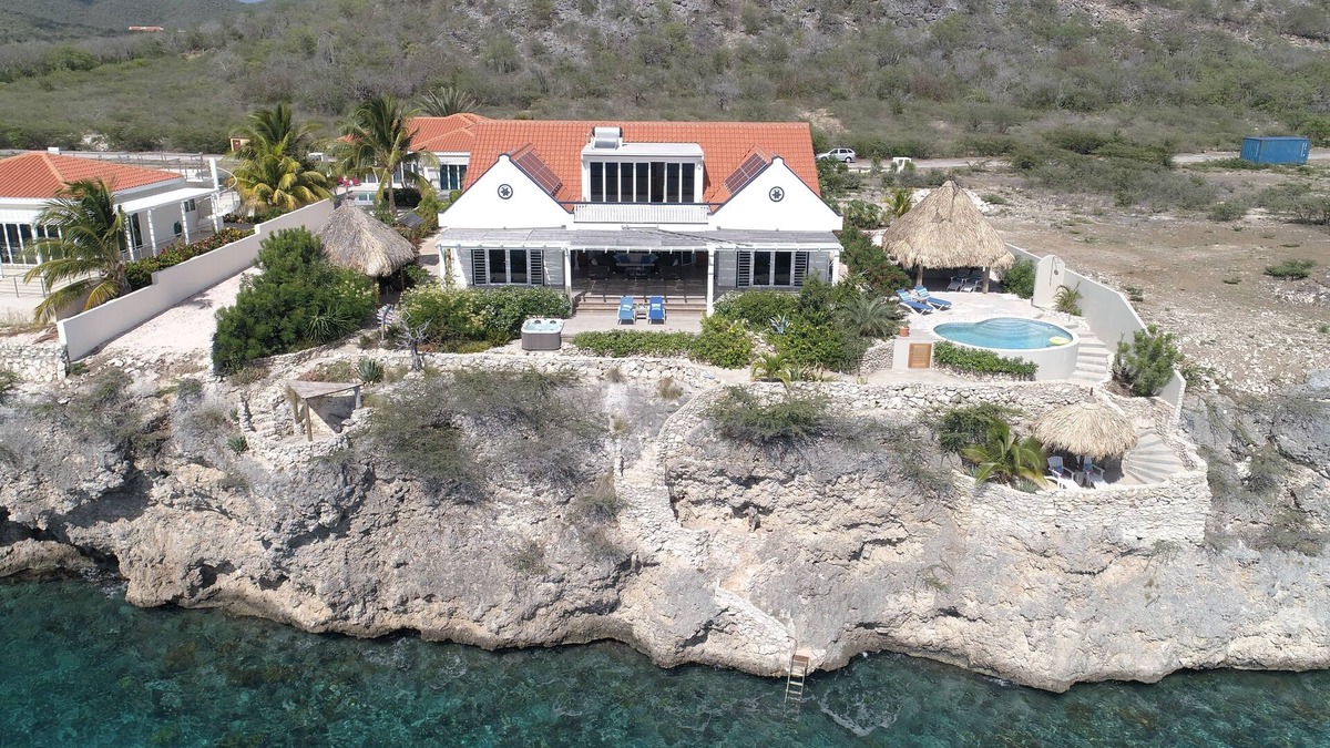 Lagun Apartment | Nature Lovers Paradise. Apartment in luxurious, eco friendly, seafront villa.