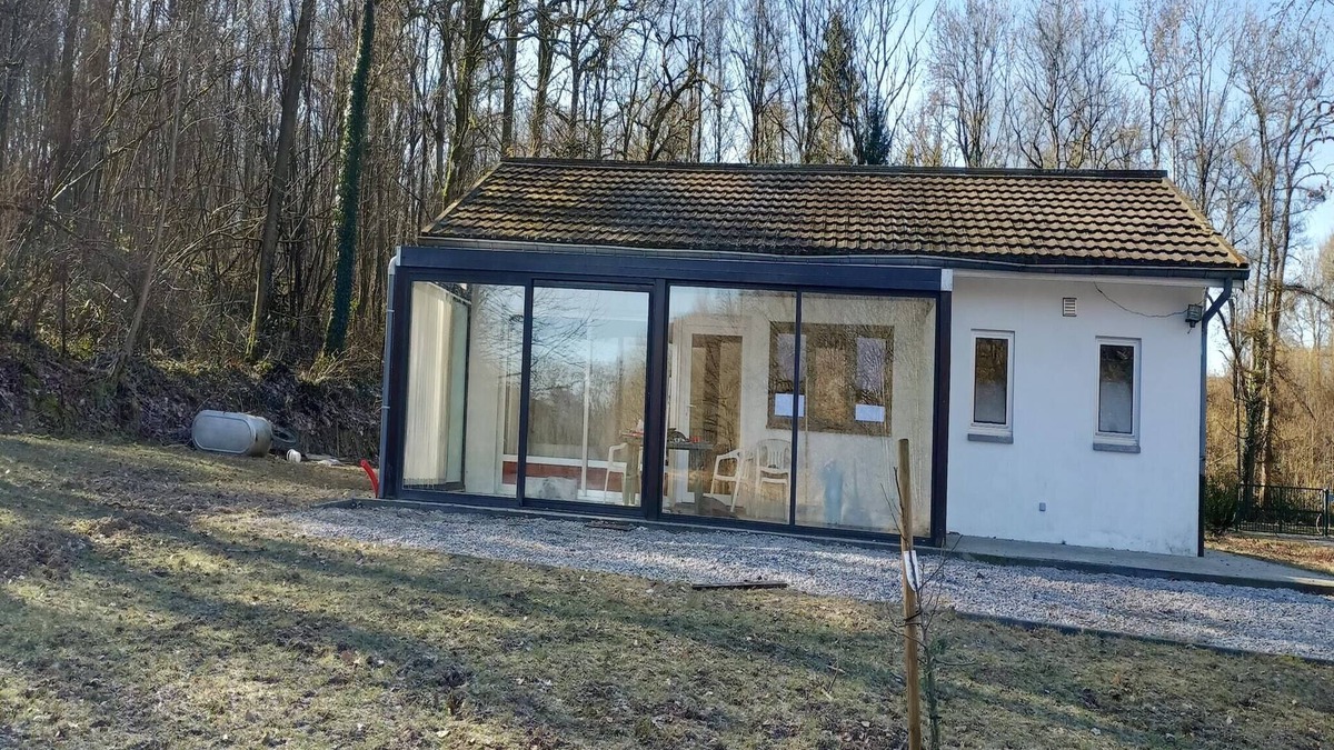 Florennes House | Nature Retreat by the Lakes