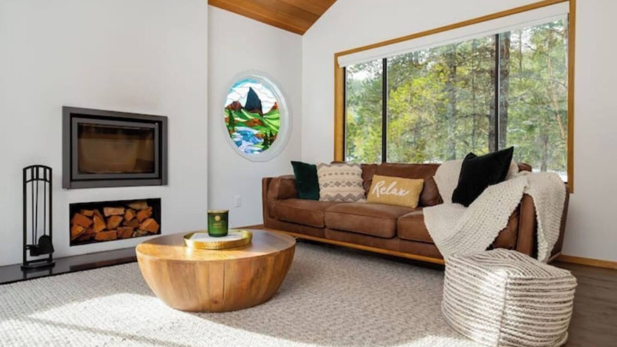 Whistler House | Nature Retreat: Renovated Lakeside Chalet w/Hot tub, Water & Mountain Views